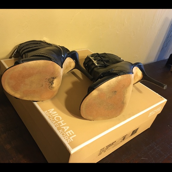 Michael Kors Roswell Bootie Black 8M 40R4RWHE5L - Picture 2 of 8