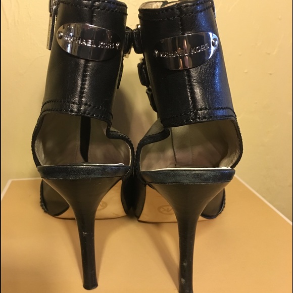 Michael Kors Roswell Bootie Black 8M 40R4RWHE5L - Picture 3 of 8