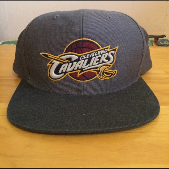 Mitchell and Ness Cavaliers hat - Picture 1 of 4