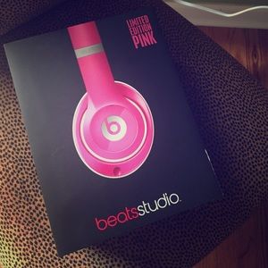 Dre beats studio pink limited edition