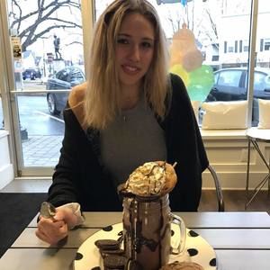 Meet your Posher, Hailey