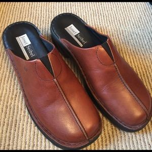 Josef Seibel - size 39 / 9 slip in
