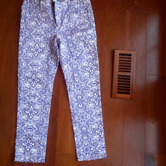 NWT White House Black Market Slim Ankle Jean - Picture 3 of 4