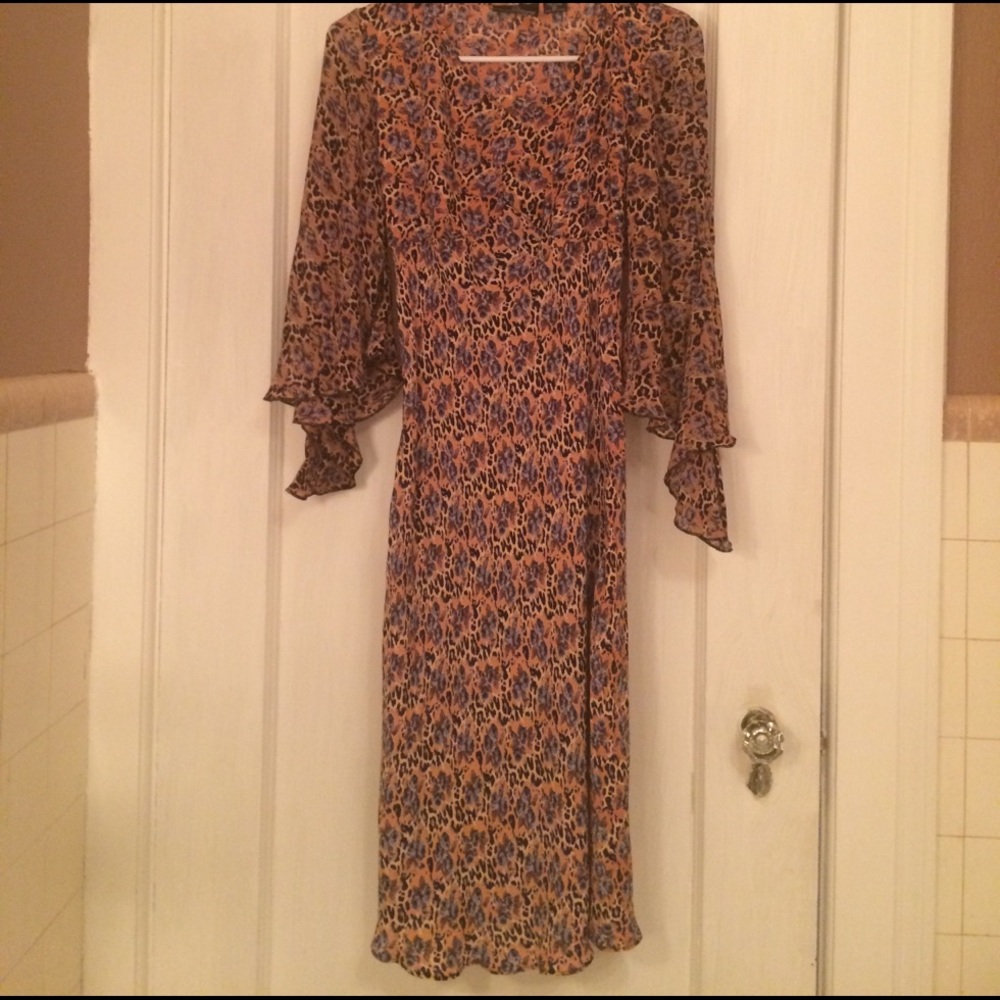 Flowy Peasant Dress!