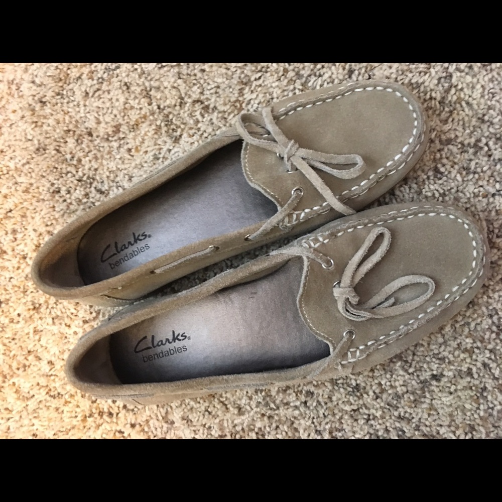 Women's size 8 clarks taupe suede driving moc.