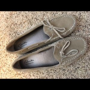 Women's size 8 clarks taupe suede driving moc.