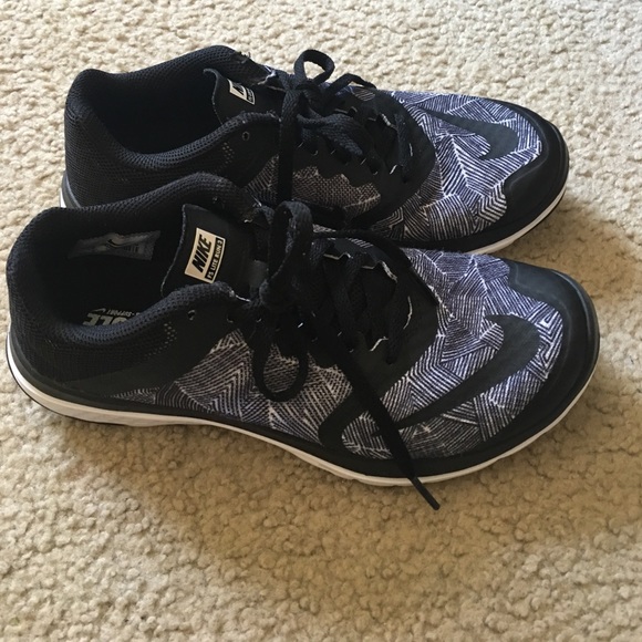 Nike Shoes - NIKE FS LITE RUN 3 PRINT