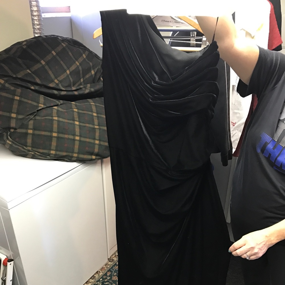 One shoulder velvet dress
