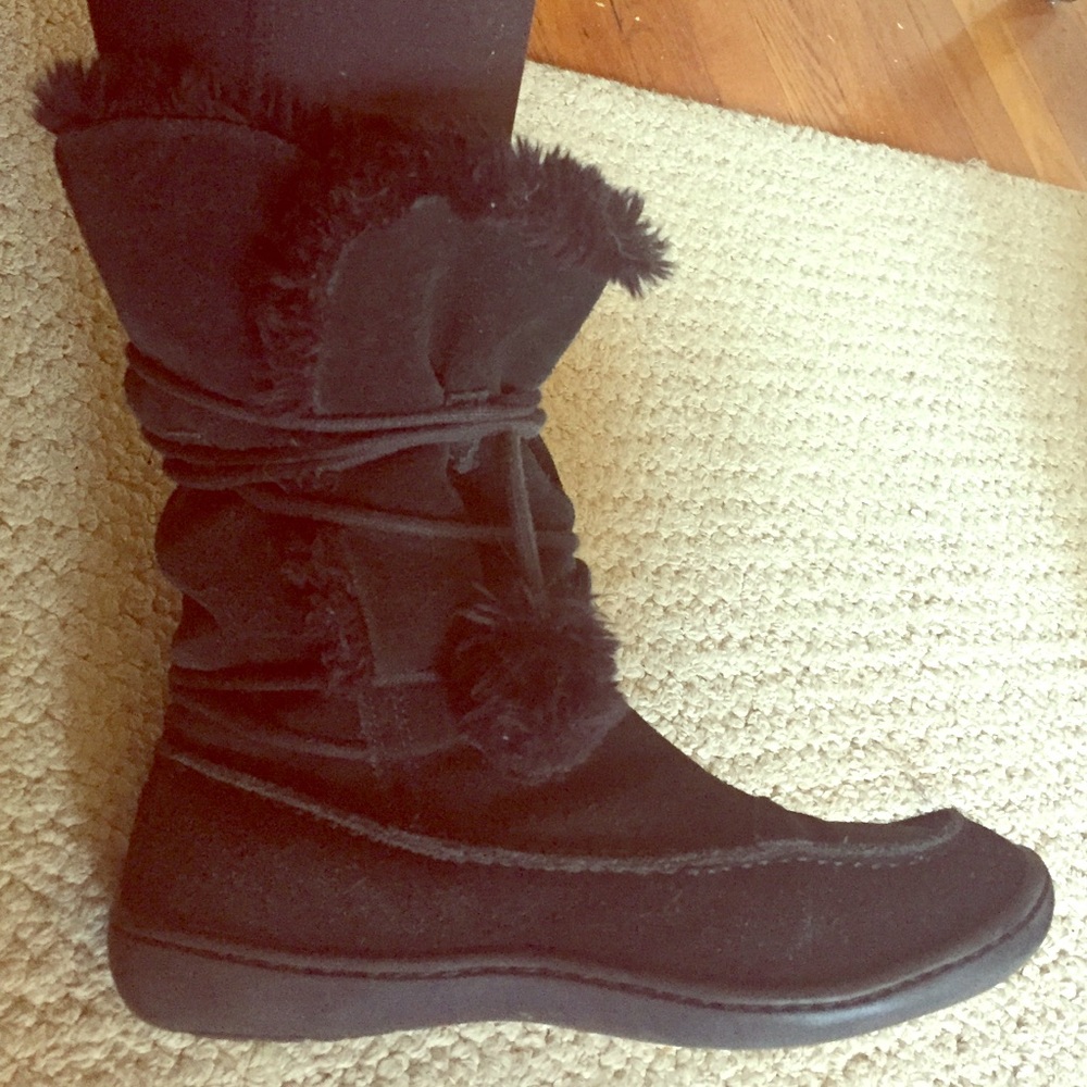 Cozy faux fur lined black suede boots