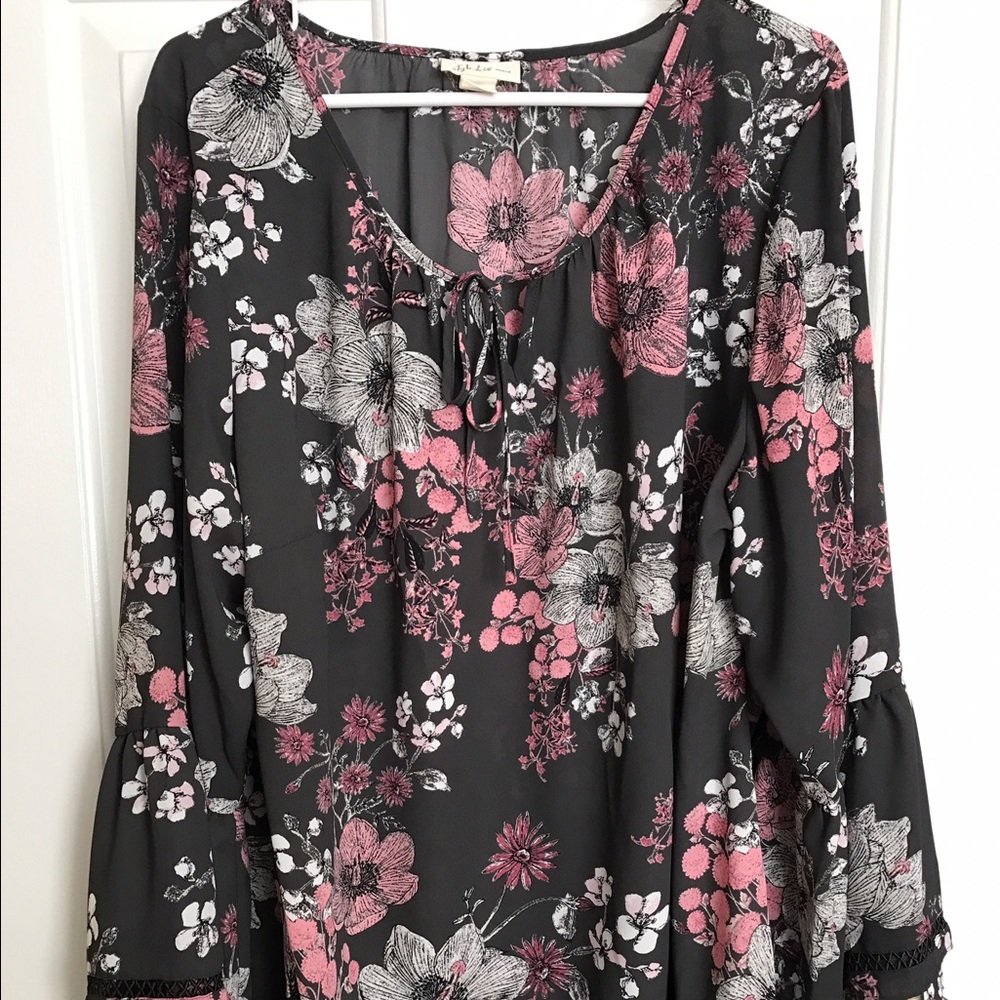 Cute grey and pink blouse