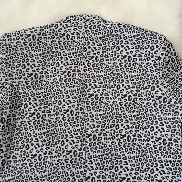 Calvin Klein Cheetah Print Blazer, Size 8 - Picture 6 of 8
