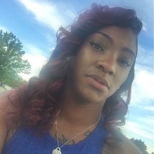 Meet your Posher, Kendra