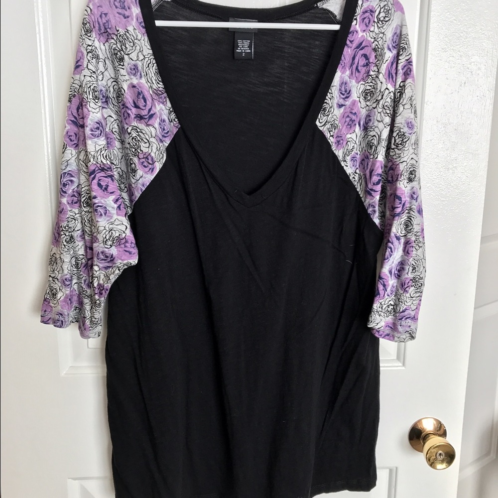 V neck floral sleeve shirt