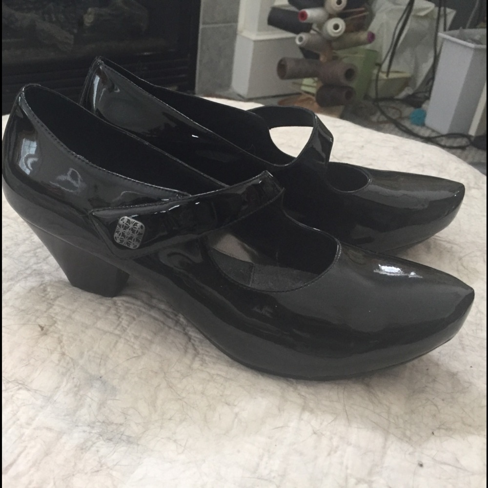 Black patent leather Mary Janes