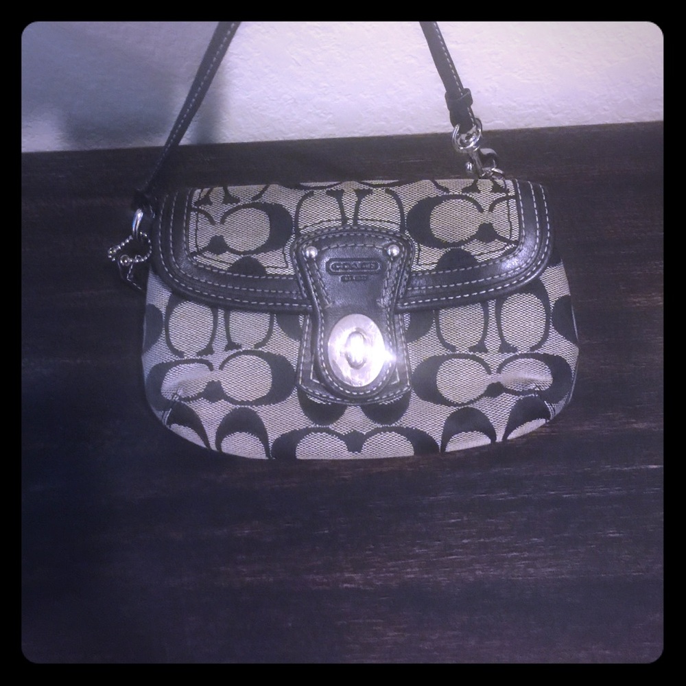 Coach Wristlet Black and Grey