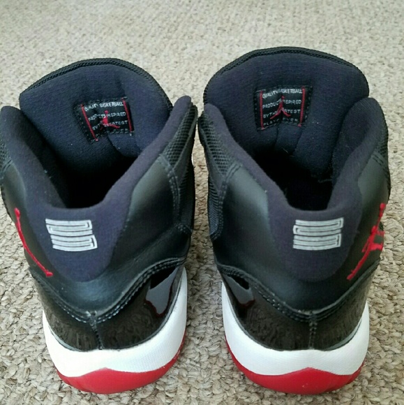 Jordan Bred 11s - Picture 4 of 4