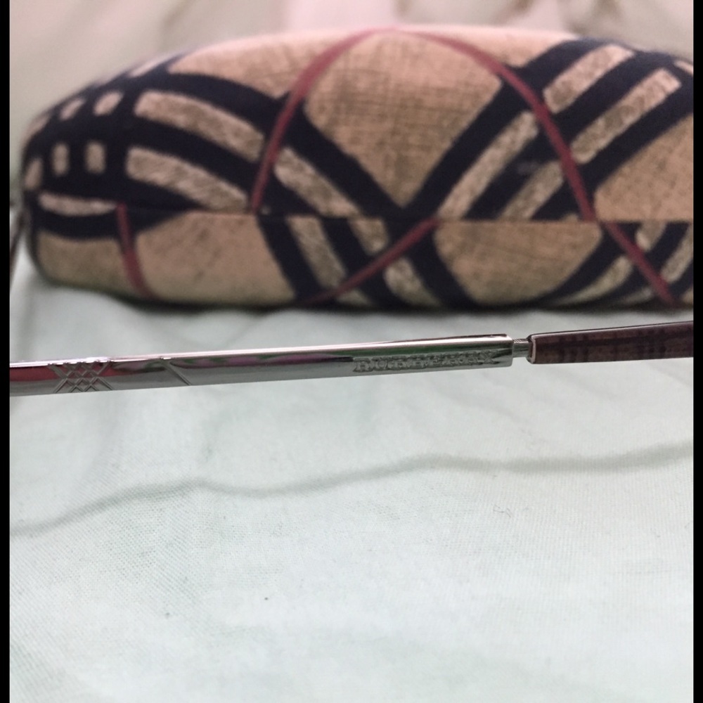 authentic Burberry sunglasses with case - Picture 2 of 4