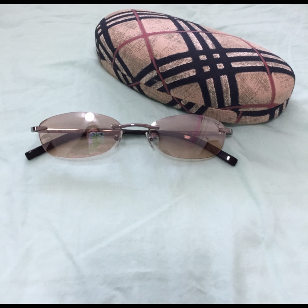 authentic Burberry sunglasses with case - Picture 4 of 4