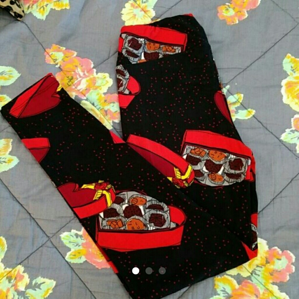 Lularoe OS Valentine leggings