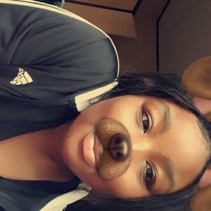 Meet your Posher, Chloe