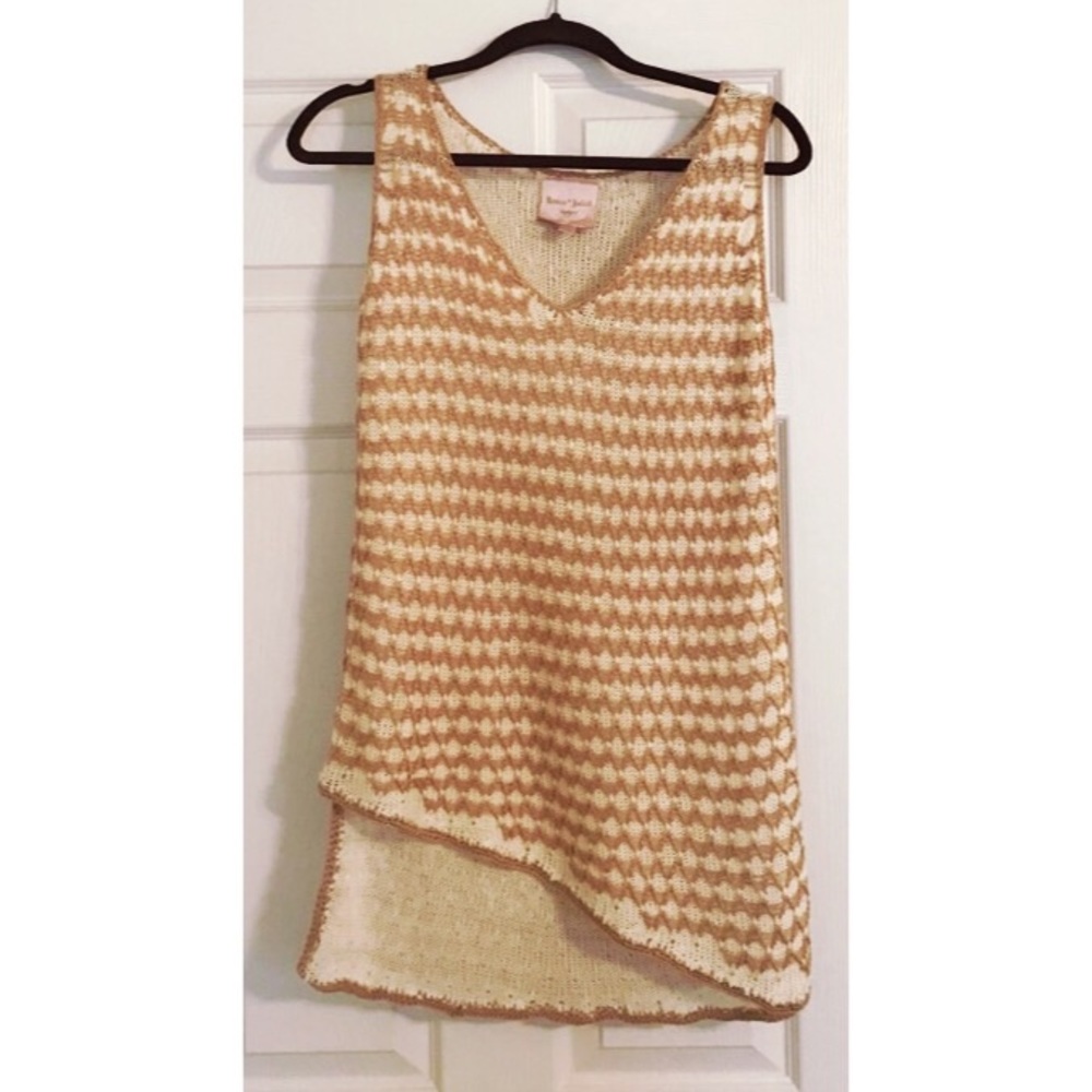 Sleeveless asymmetrical high-low knit top*NWOT*