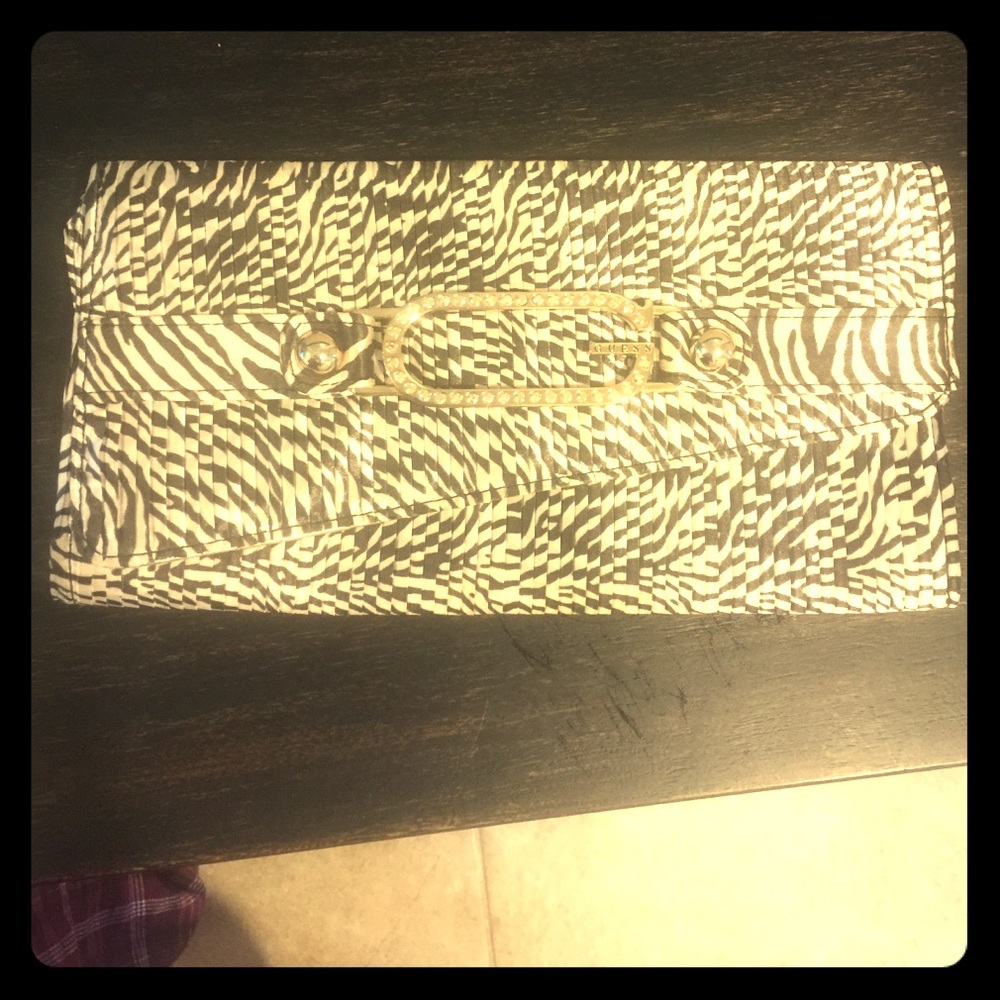 Guess Clutch