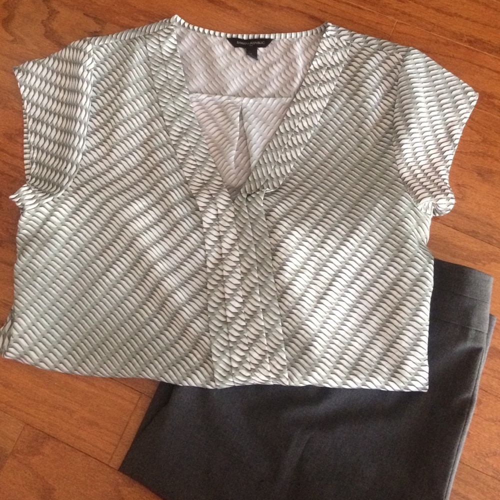 Banana Republic Green/Neutral Cap-sleeve Top (L)