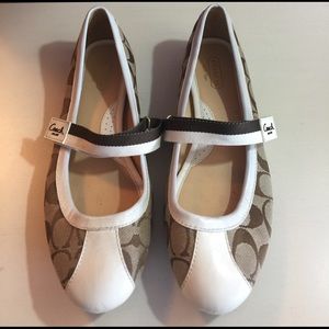 Coach flats