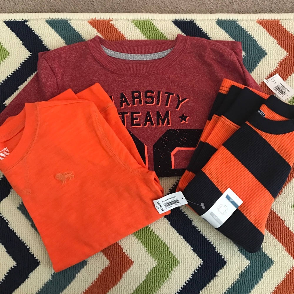 Three piece deal. Boys Size 5. NWT Old Navy/Gap 💙