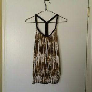 Brown/white patterned tank