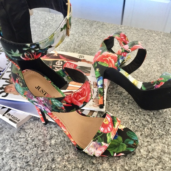 JustFab Shoes - **New JustFab Jadenne Floral Print Heels Size 9**