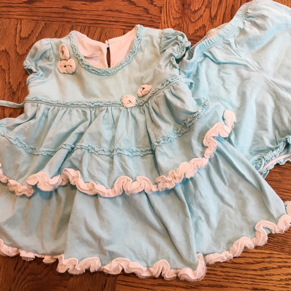 Ruffles! Dress with layers and bloomers