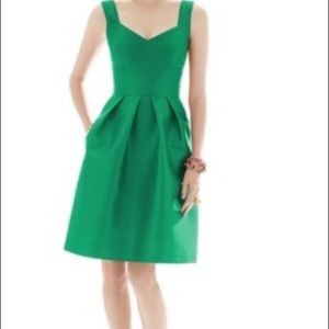Alfred Sung Pantone Emerald D658 Formal Dress