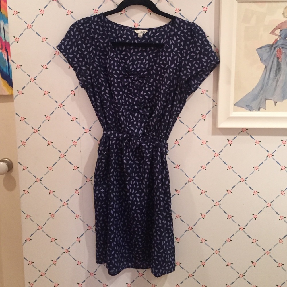 Navy, patterned dress w/ cinched waist