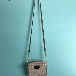 *AUTHENTIC* Michael Kors cross body purse