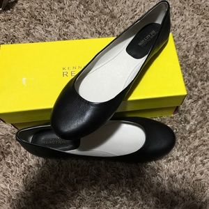 Kenneth Cole reaction black flat size 8m