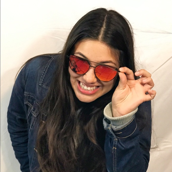 Cat Eye Sunnies Red - Picture 6 of 6