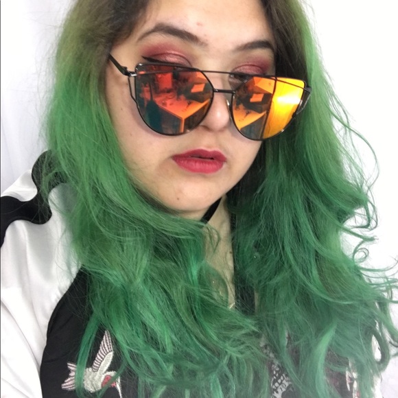 Cat Eye Sunnies Red - Picture 2 of 6