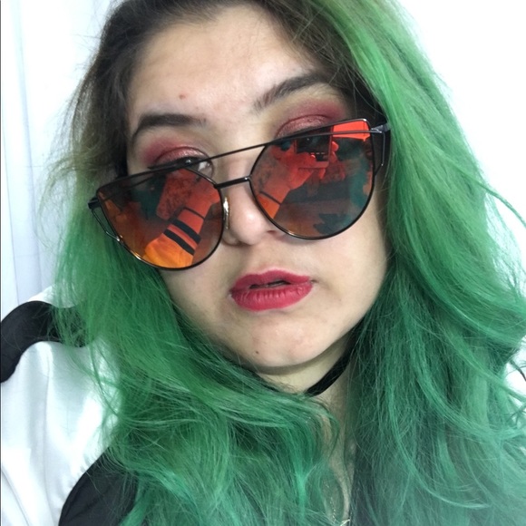 Cat Eye Sunnies Red - Picture 3 of 6