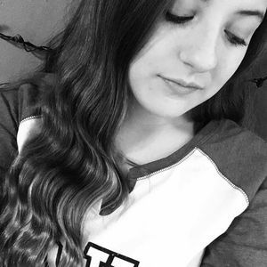 Meet your Posher, Lydia