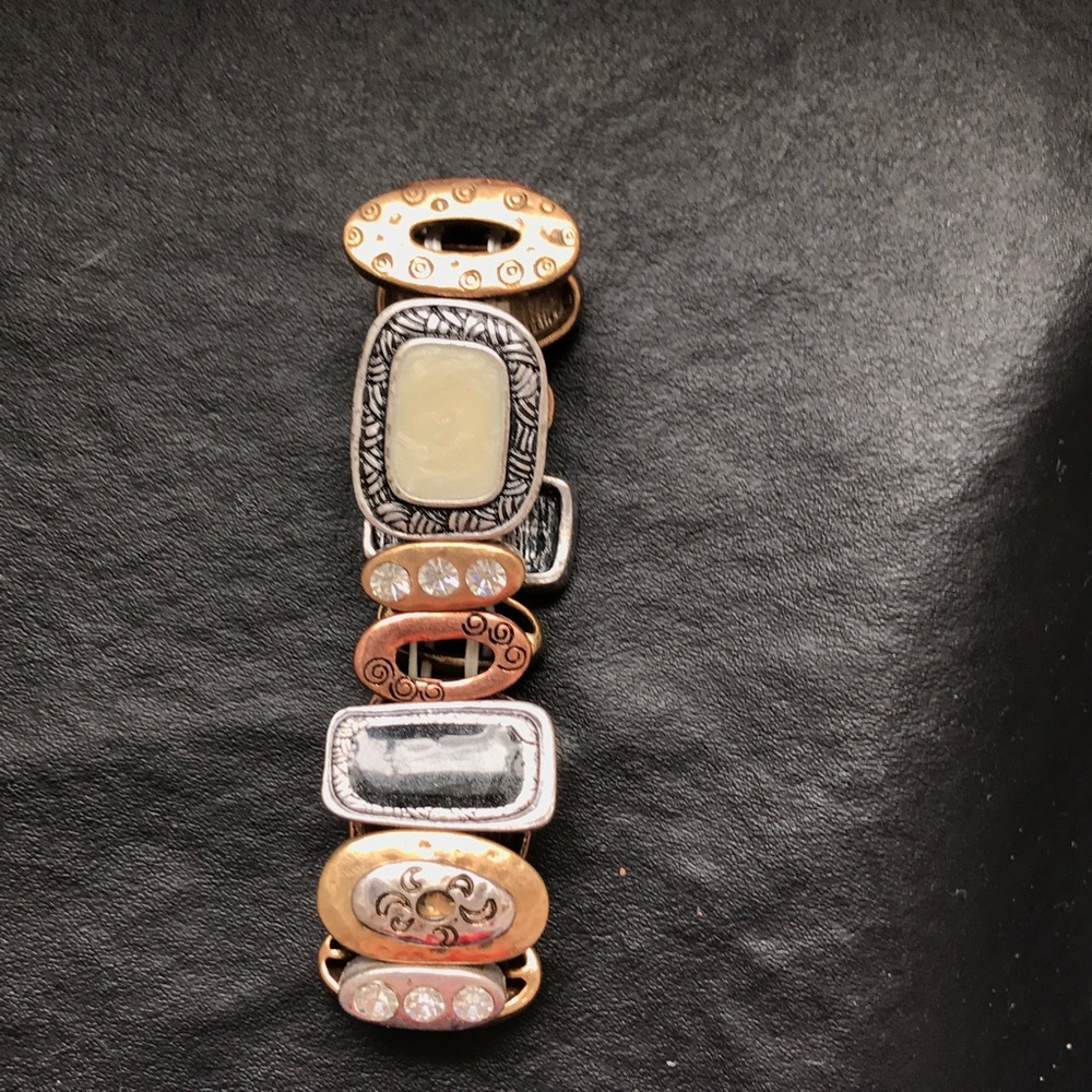 A Beautiful Stretch Bracelet