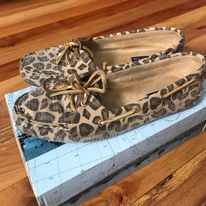 Sperry Skiff Leopard Sequin
