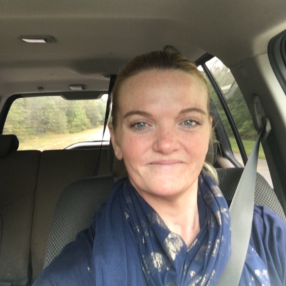 Meet your Posher, Erin - Picture 1 of 1