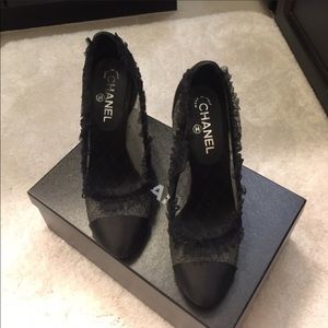 Chanel black and gray satin ruffle pumps