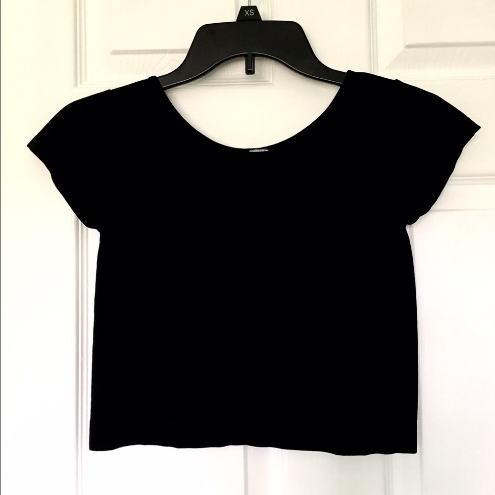 A black crop top that goes good with everything!