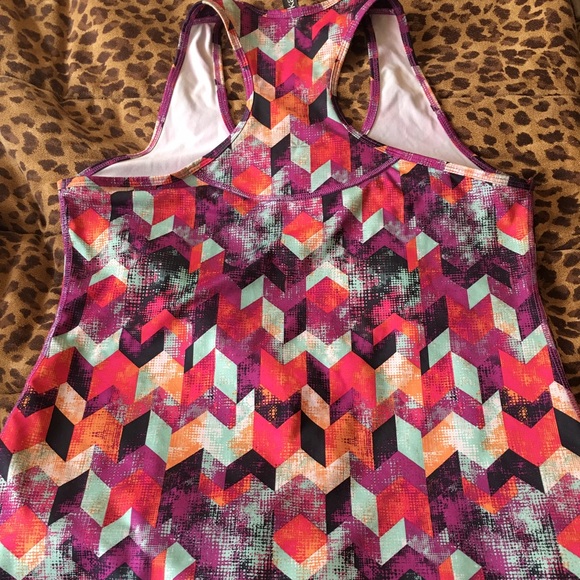 Racer back workout tank like new! - Picture 2 of 3