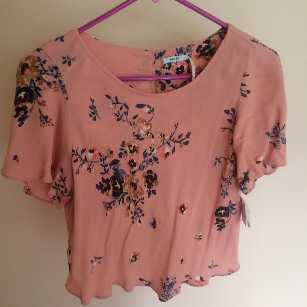 Flowered pink shirt with cut out back