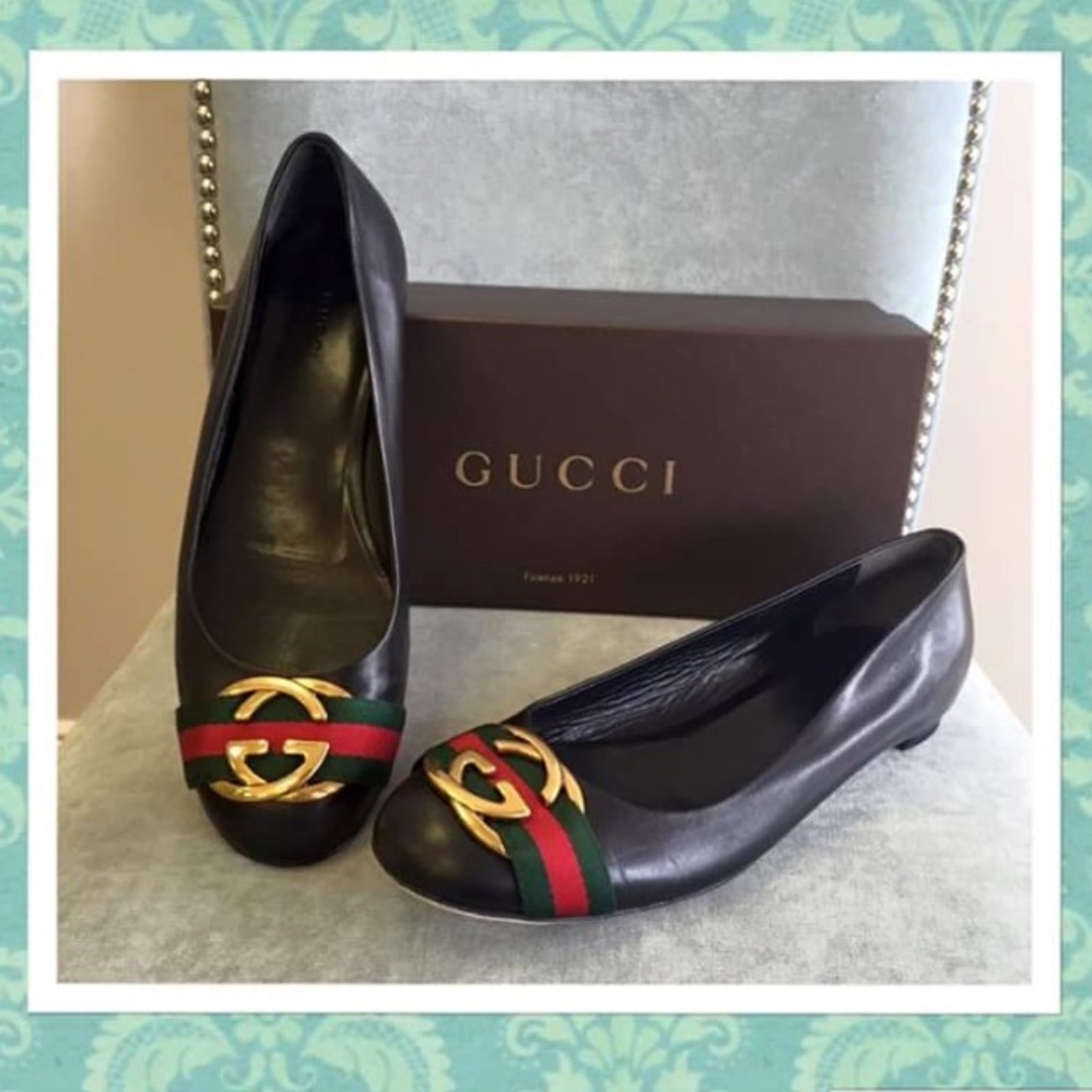Beautiful Authentic Gucci Black Flats