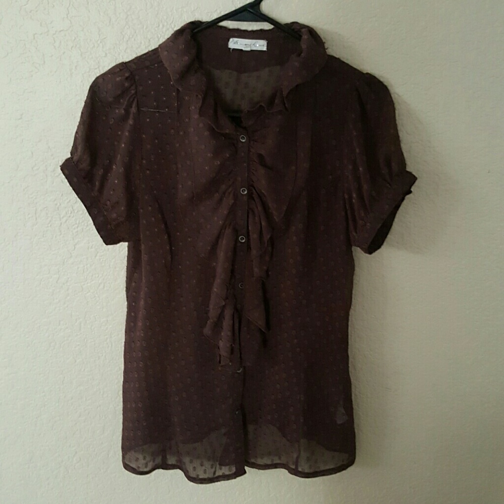!LARGE WOMEN'S BUTTON DOWN!