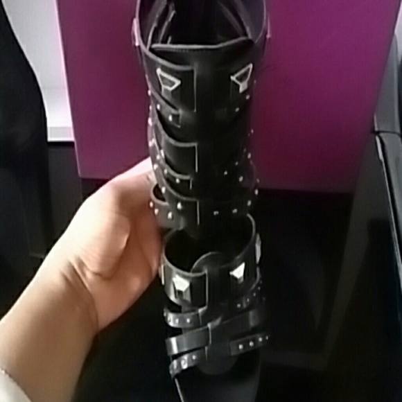 Trendy & chic Sandals - Picture 4 of 4